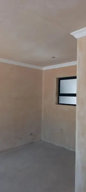 Skimmed corner walls and ceiling