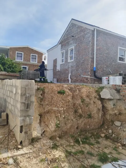Site works and retaining structure at new build