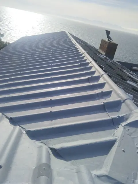 Coated roof with sea view
